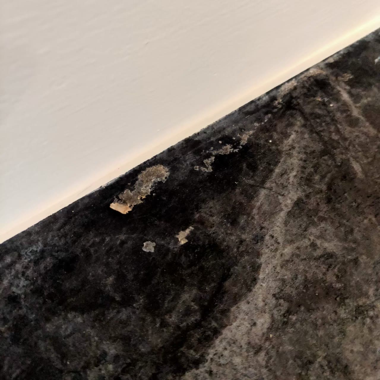嘉義裝潢後細清前牆角與檯面邊緣髒污 嘉義裝潢後細清前牆角與檯面邊緣髒污