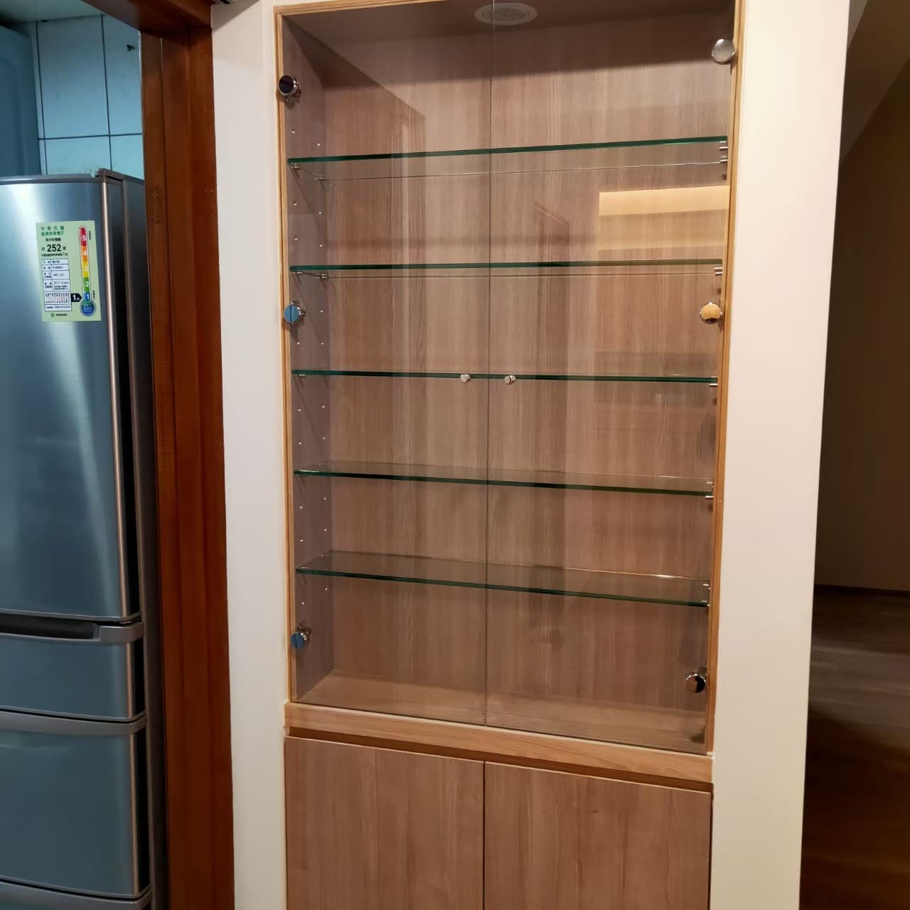 嘉義裝潢後細清後櫃體層板整理完成 嘉義裝潢後細清後櫃體層板整理完成