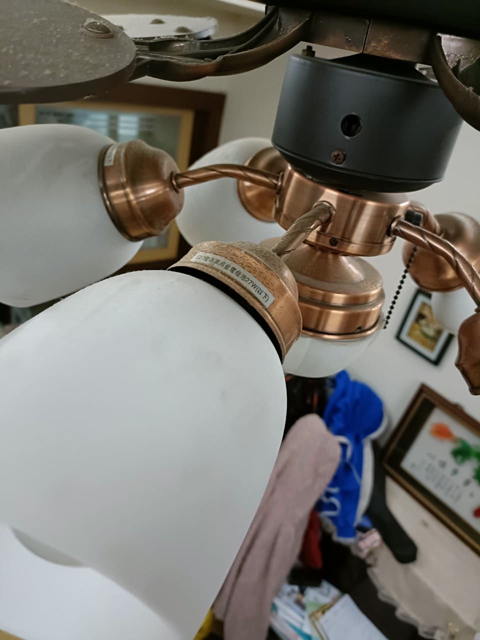 嘉義年終大掃除風扇燈具細節清潔前 嘉義年終大掃除風扇燈具細節清潔前